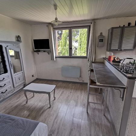 ויטרולה Guest House Provencal מראה חיצוני תמונה