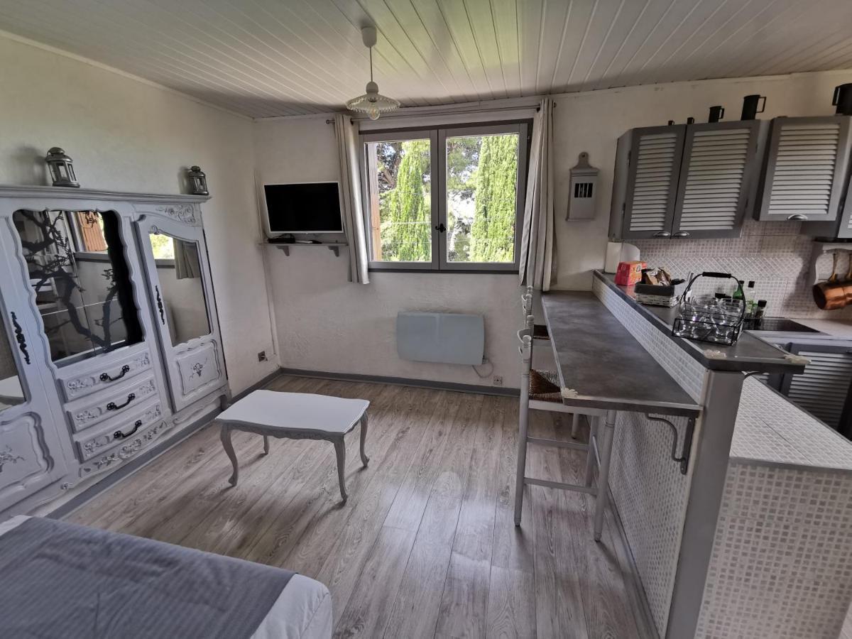 ויטרולה Guest House Provencal מראה חיצוני תמונה
